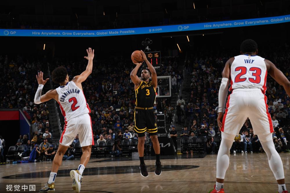 篮球——NBA常规赛：猛龙胍.